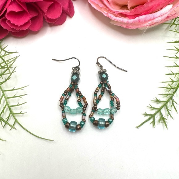 Vintage Jewelry - VINTAGE⚜️Teal Glass Crystal Beaded Droplet Earrings
